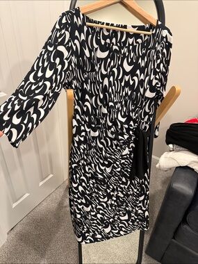 Chaus Black and White Abstract Tie-Waist Midi Dress